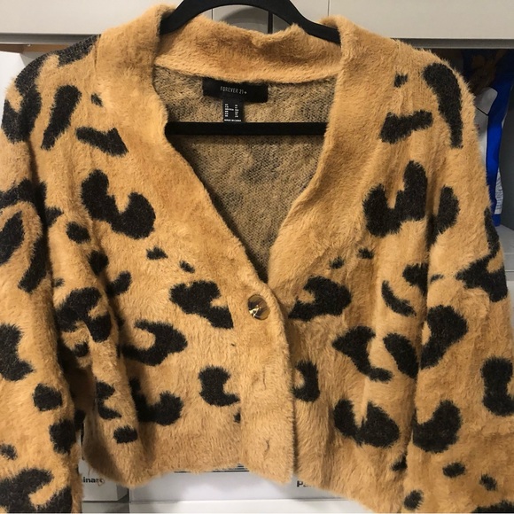 Forever 21 leopard sweater shrug/cardigan , 

Size 1X - Picture 1 of 5